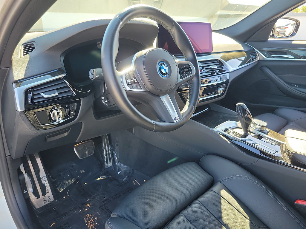 Used 2023 BMW 530e w/ M Sport Package RWD image 19
