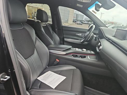 Used 2022 Genesis GV70 2.5T w/ Sport Prestige Package AWD/4WD image 39