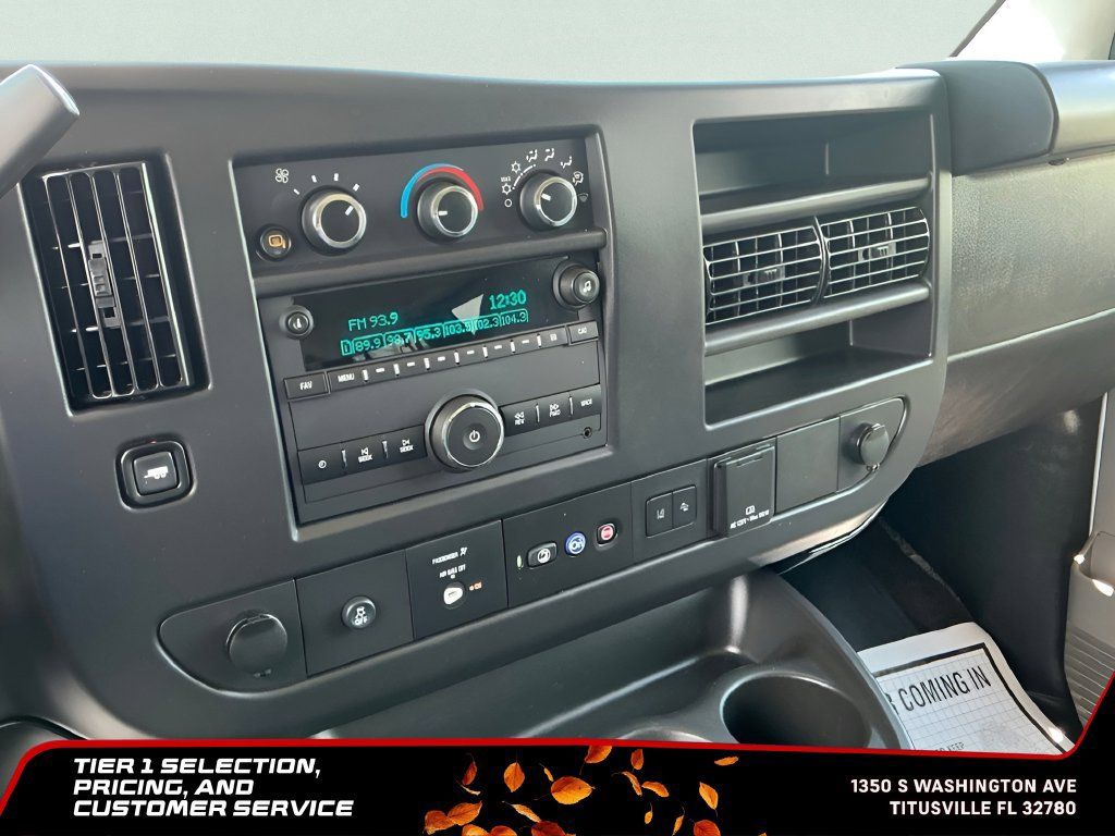 Used 2025 Chevrolet Express 3500 LT w/ LT Preferred Equipment Group RWD image 31