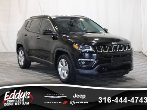 Used 2018 Jeep Compass Latitude w/ Popular Equipment Group FWD image 1