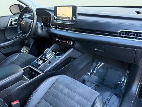 Used 2022 Mitsubishi Outlander SE image 25