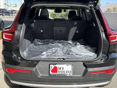 Certified 2025 Volvo XC40 B5 Core w/ Protection Package Premier AWD/4WD image 7