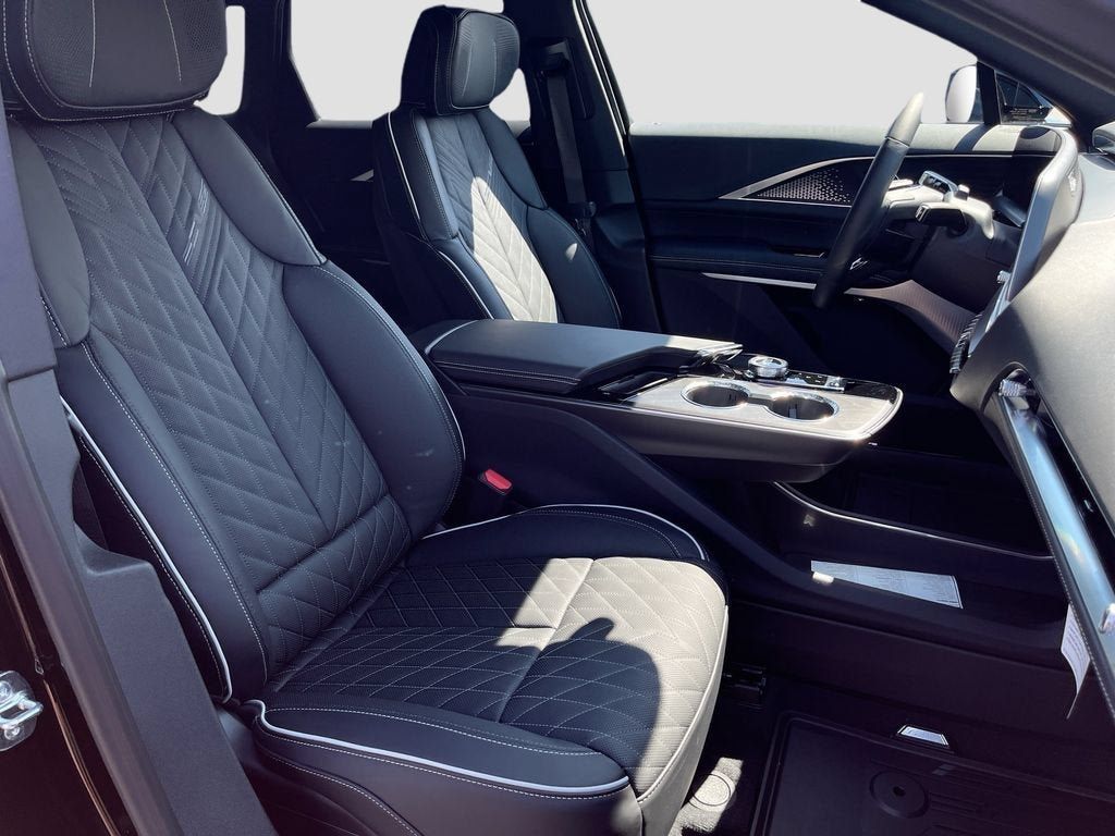New 2026 Cadillac Lyriq V AWD/4WD image 29