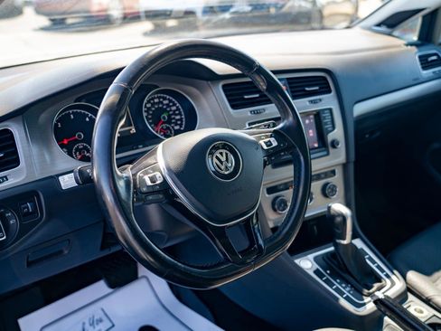 Used 2015 Volkswagen Golf TDI SE FWD image 12