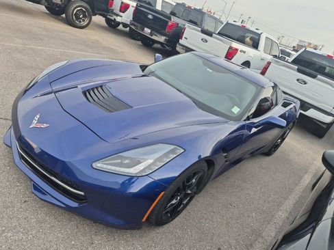 Used 2017 Chevrolet Corvette Stingray Coupe w/ 1LT RWD image 2