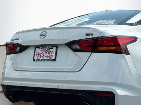 Used 2024 Nissan Altima 2.5 SR w/ SR Premium Package FWD image 6