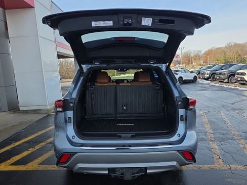 Used 2021 Toyota Highlander Platinum image 7