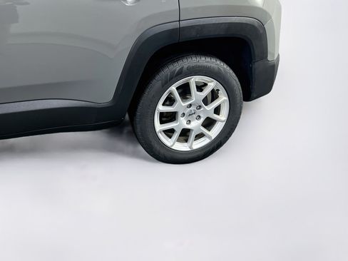 Used 2022 Jeep Renegade Latitude w/ Convenience Group AWD/4WD image 30