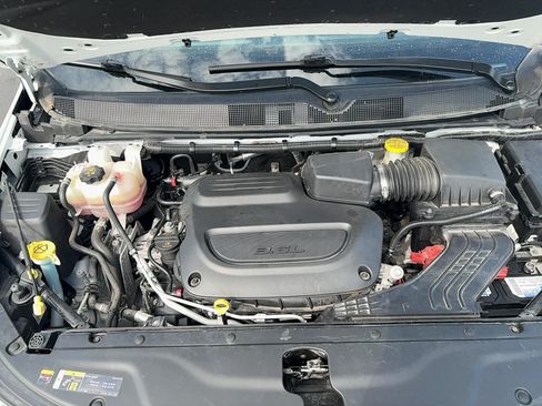 Used 2022 Chrysler Pacifica Touring-L FWD image 20