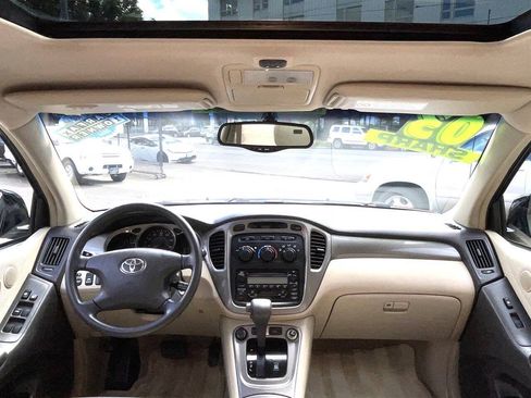 Used 2003 Toyota Highlander 4WD image 16