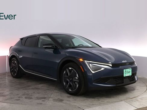 Used 2025 Kia EV6 Light w/ Light LR Technology Package RWD image 13