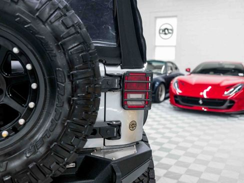 Used 2013 Jeep Wrangler Sport AWD/4WD image 32
