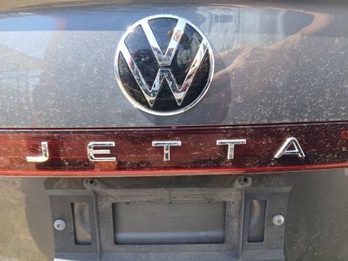 Used 2025 Volkswagen Jetta Sport FWD image 4