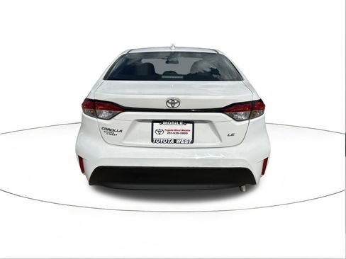 Used 2025 Toyota Corolla LE FWD image 4