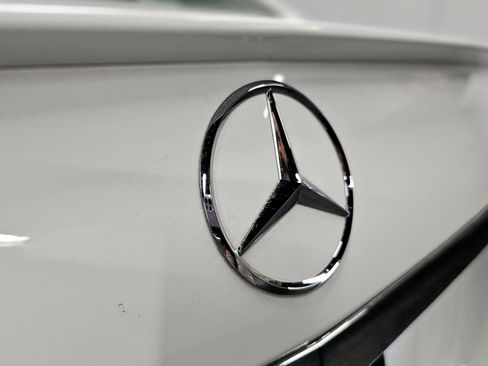 Used 2015 Mercedes-Benz E 400 Sedan image 40