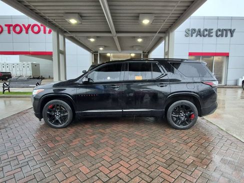 Used 2019 Chevrolet Traverse Premier w/ Redline Edition FWD image 3