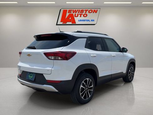 Certified 2026 Chevrolet TrailBlazer LT w/ LT Cold Weather Package AWD/4WD image 5