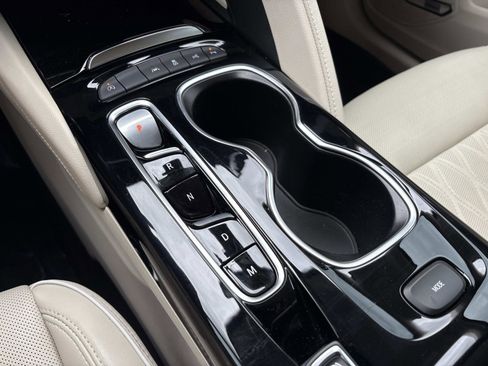 Certified 2023 Buick Envision Avenir image 24