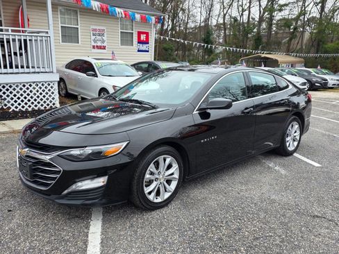 Used 2022 Chevrolet Malibu LT image 2