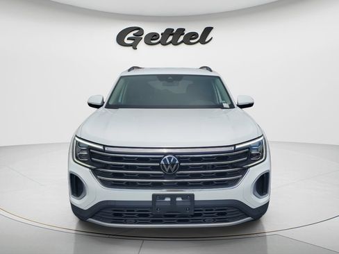 Used 2024 Volkswagen Atlas SE AWD/4WD image 2