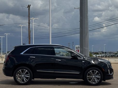 Used 2025 Cadillac XT5 Premium Luxury FWD image 3