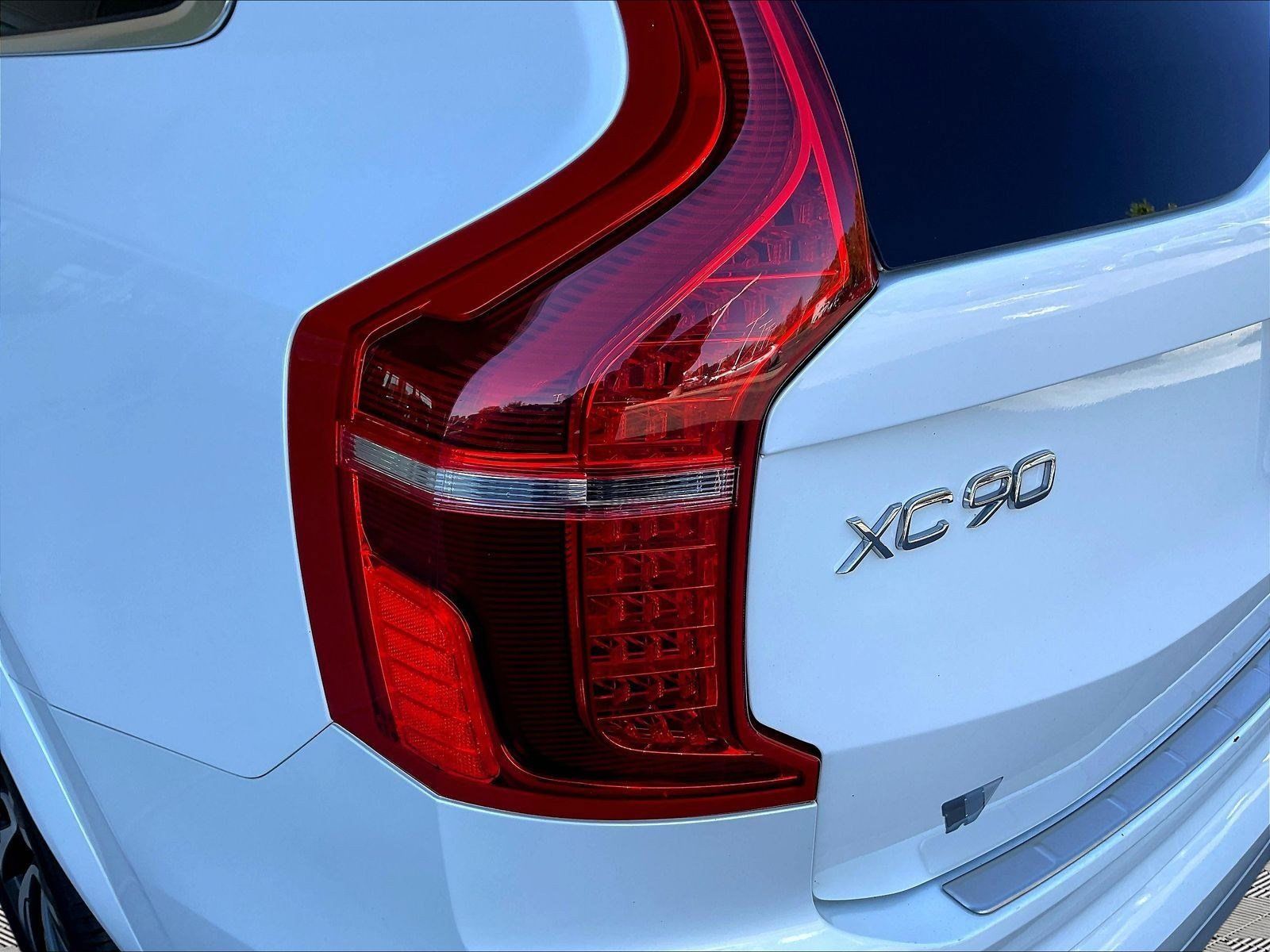 Used 2021 Volvo XC90 T6 Momentum w/ Protection Package Premier AWD/4WD image 23