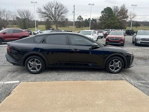 Used 2025 Kia K4 LXS image 5