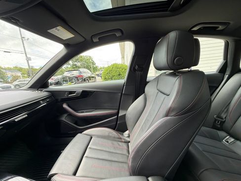 Used 2018 Audi A4 2.0T Premium Plus AWD/4WD image 30