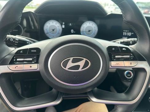 Used 2024 Hyundai Elantra Limited image 13