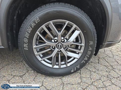 Used 2024 Nissan Rogue S AWD/4WD image 15