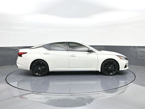 Used 2022 Nissan Altima 2.5 SR w/ Midnight Edition Package image 24