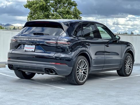 Used 2023 Porsche Cayenne Platinum Edition AWD/4WD image 8