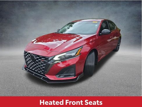 Used 2023 Nissan Altima 2.5 SR w/ SR Premium Package FWD image 11