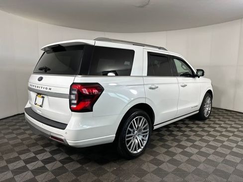 Used 2023 Ford Expedition Platinum image 3