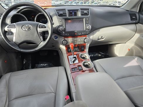 Used 2011 Toyota Highlander Limited image 20