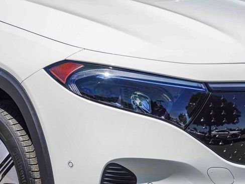 Used 2024 Mercedes-Benz EQB 300 4MATIC image 9