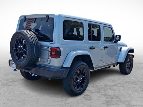 Used 2024 Jeep Wrangler Unlimited Sahara AWD/4WD image 5