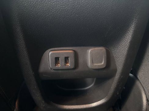 Used 2018 Chevrolet Colorado Z71 image 34