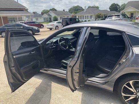 Used 2019 Honda Civic Sport image 9