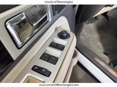 Used 2010 Lincoln MKX AWD image 12