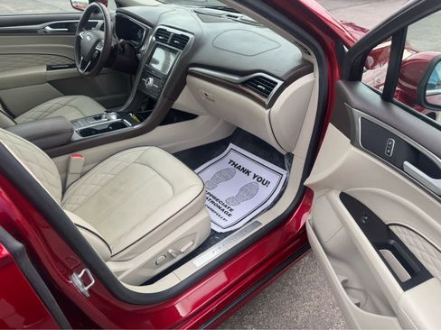 Used 2018 Ford Fusion Platinum image 18