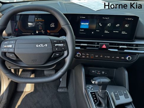 New 2026 Kia Sportage EX w/ EX Panorama Roof Package image 13