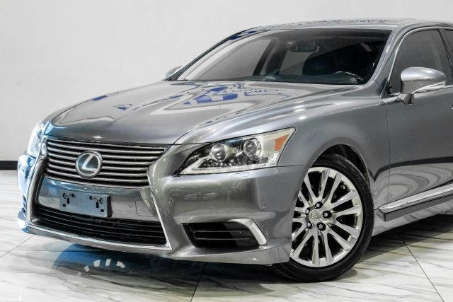 Used 2017 Lexus LS 460 w/ Comfort Package RWD image 6