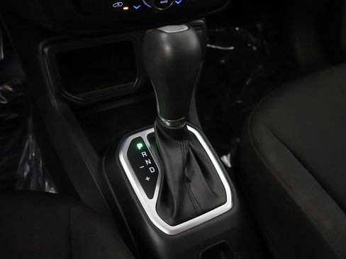 Used 2019 Jeep Renegade Latitude image 43