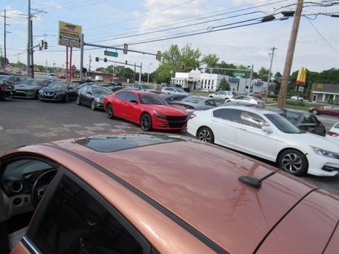 Used 2017 Ford Fiesta Titanium image 18