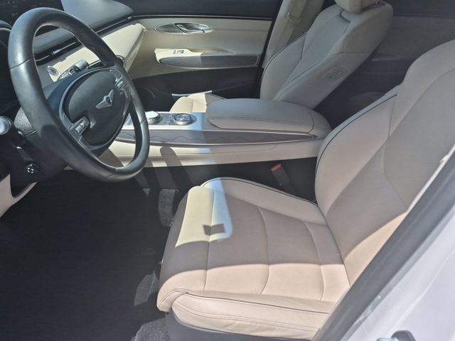 Used 2023 Genesis GV70 2.5T w/ Advanced Package AWD/4WD image 11