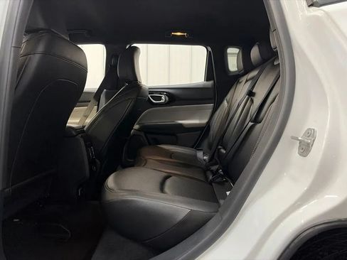 Used 2025 Jeep Compass Limited AWD/4WD image 14