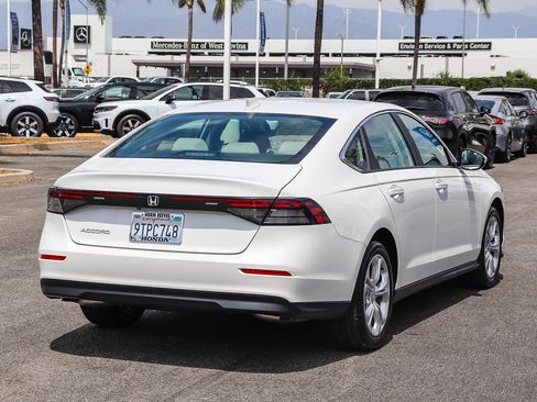 Used 2025 Honda Accord LX image 11