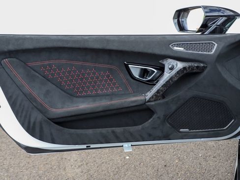 Used 2018 Lamborghini Huracan Performante AWD/4WD image 53