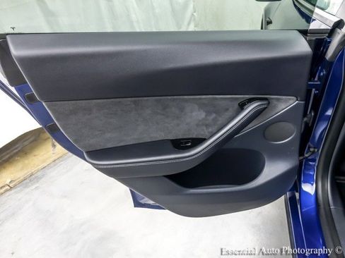 Used 2020 Tesla Model Y Long Range image 37